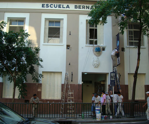 Escuela Larrea 854